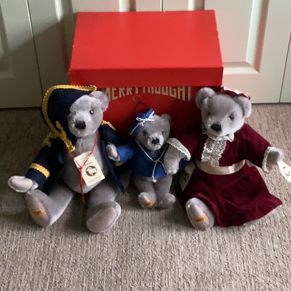 Merrythought Mohair 3 Bears Family, Victorian/Napoleon LE 1000, mint in box